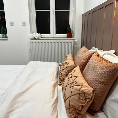 Fossil - Mmgreenhouse - Netflix & Wifi Tourcoing