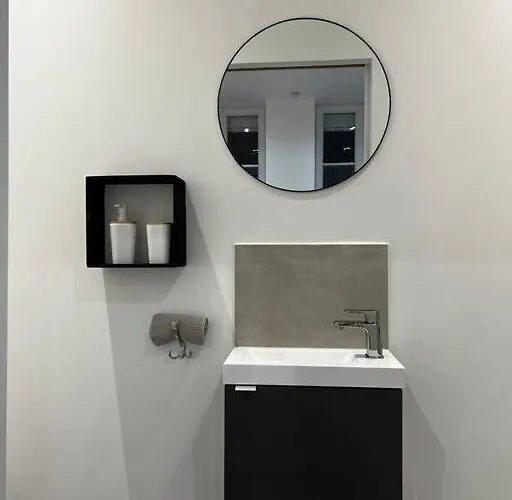 Fossil - Mmgreenhouse - Netflix & Wifi