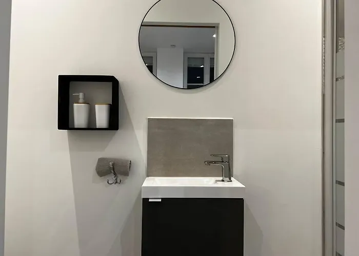 Fossil - Mmgreenhouse - Netflix & Wifi